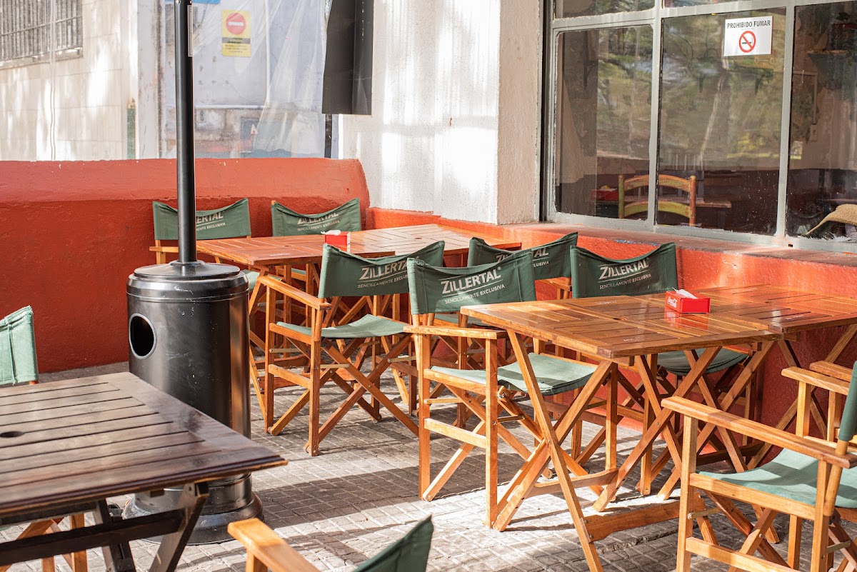 Parrillada Club Social Y Pesca Independiente